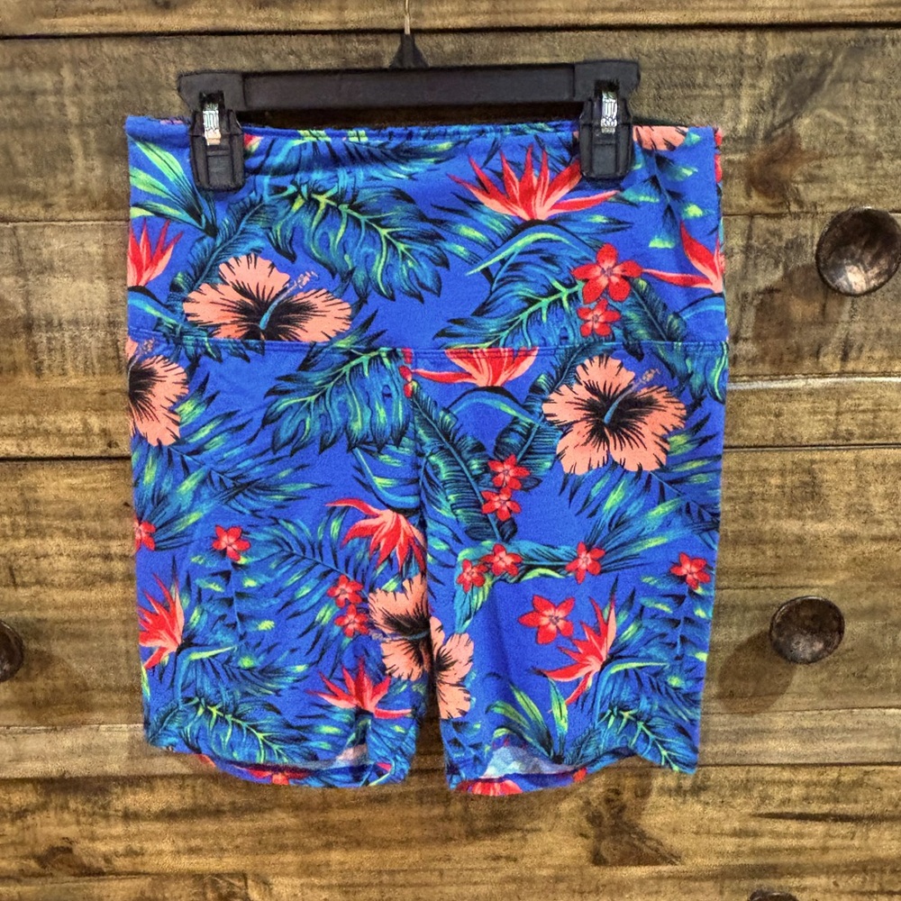 New! Victoria’s Secret PINK Yoga Shorts‎
